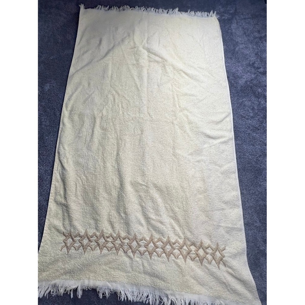 Vintage Dundee Golden Crown Bath Towel Yellow Embroidered Diamond Fringe USA